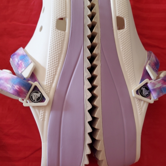 Crocs - Picture 3 of 8